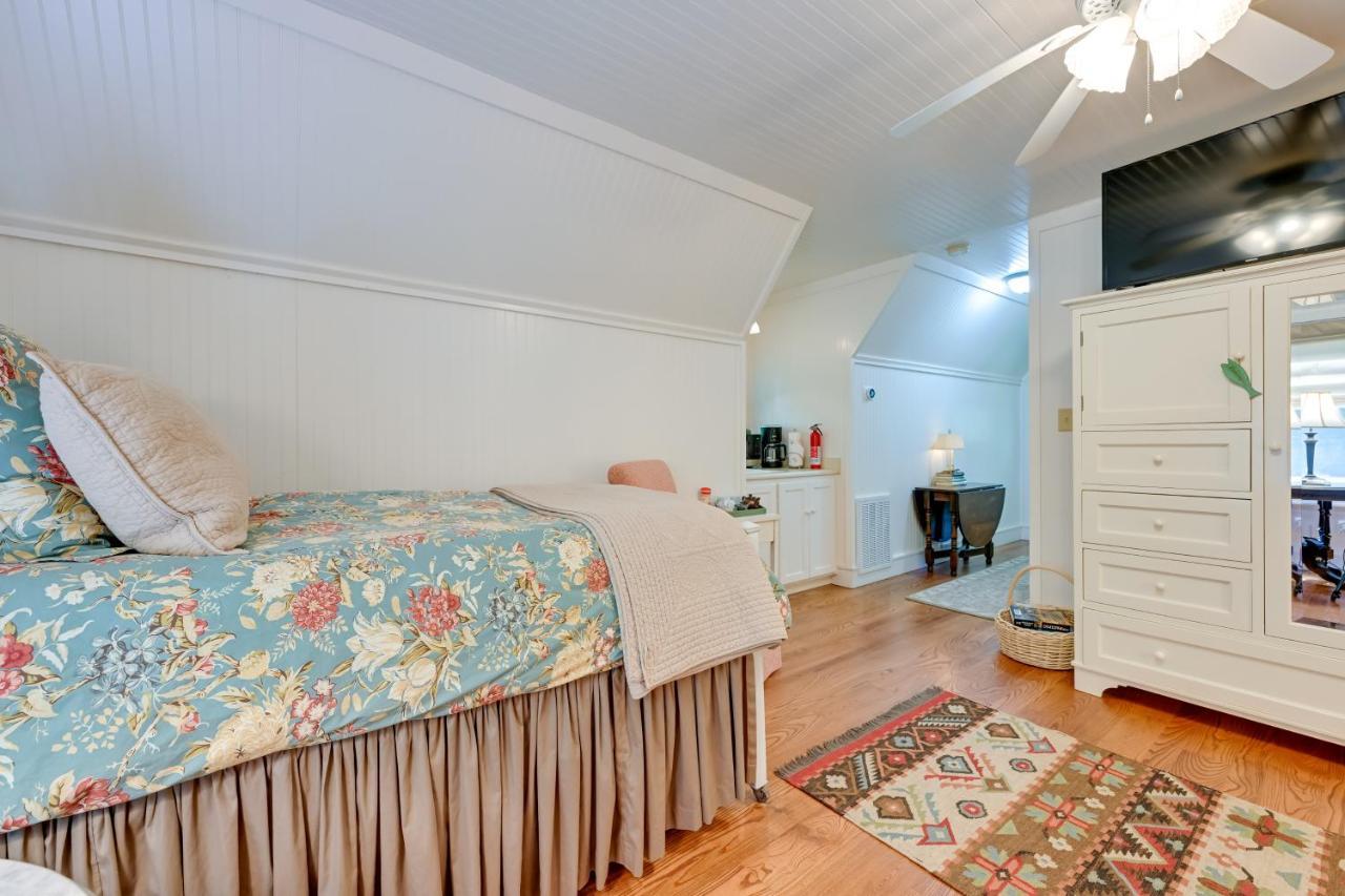 Smallwood Cute Highlands Home With Screened Porch! Exterior photo